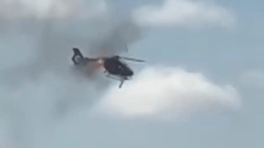 Florida Fire Rescue helicopter crashes into apartment complex, 2 dead (2)